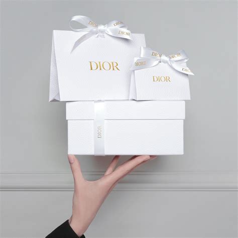 the eco shipping box dior|aog the couture gift box.